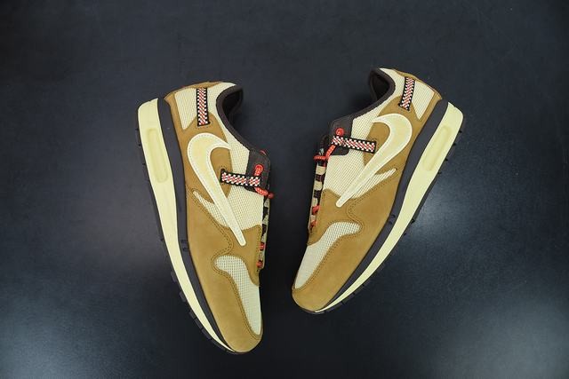 Travis Scott x Nike Air Max 1 Colorway Has Surfaced (LGR) Travis Scott x Nike Air Max 1 Colorway Has Surfaced (LGR)
