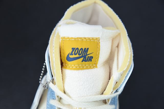 Nk Wmns AJ1 Zoom CMFT Nk Wmns AJ1 Zoom CMFT