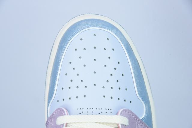Nk Wmns AJ1 Zoom CMFT Nk Wmns AJ1 Zoom CMFT
