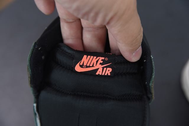 Air Jordan 1 High “Hand Crafted” Air Jordan 1 High “Hand Crafted”