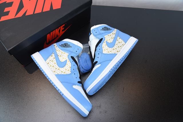AJ1 supreme Blue Stars AJ1 supreme Blue Stars