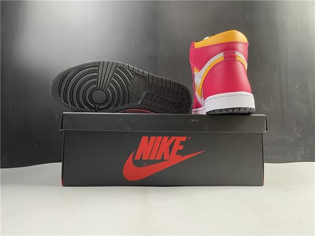 Air Jordan 1 High OG“Light Fusion Red” Air Jordan 1 High OG“Light Fusion Red”