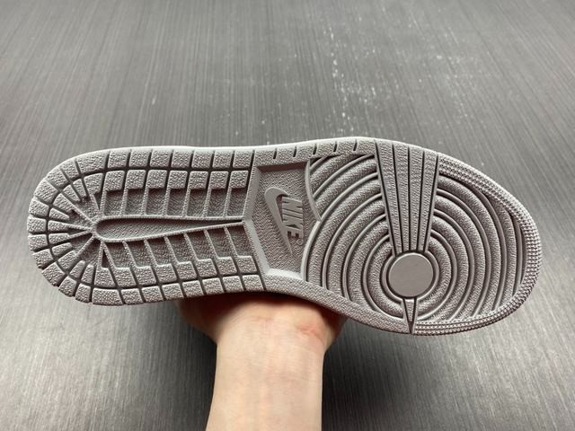 Air Jordan 1HIGH Air Jordan 1HIGH