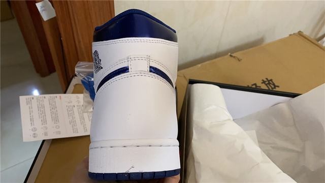 Air Jordan 1 OG “Metallic Navy Air Jordan 1 OG “Metallic Navy