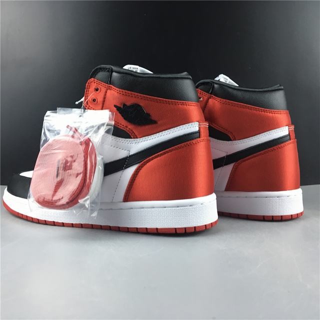 Air Jordan 1 satin WMNS BLACK TOE Air Jordan 1 satin WMNS BLACK TOE