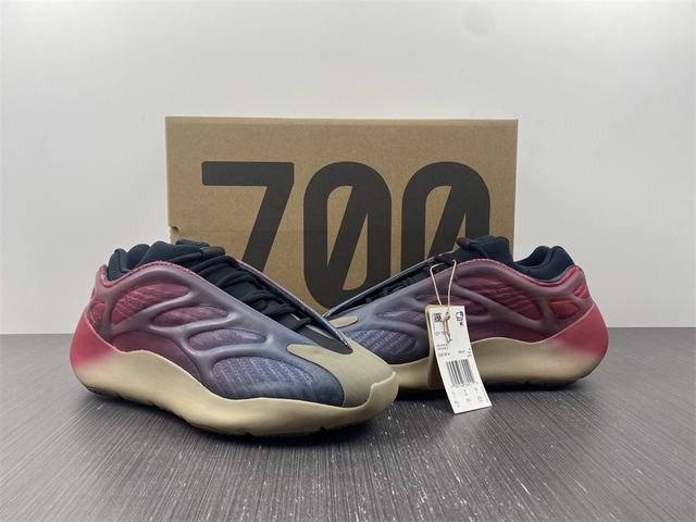 Yeezy 700 V3 “Fade Carbon” Yeezy 700 V3 “Fade Carbon”