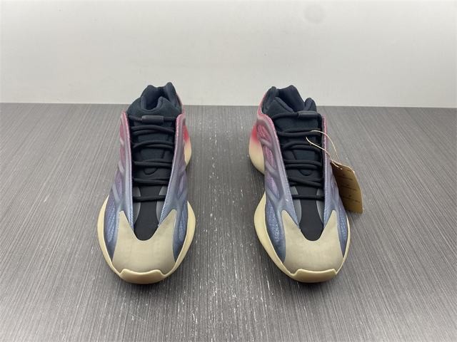Yeezy 700 V3 “Fade Carbon” Yeezy 700 V3 “Fade Carbon”