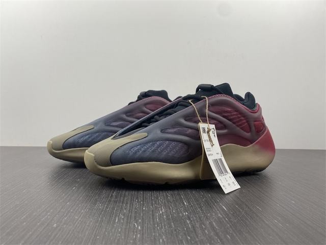 Yeezy 700 V3 “Fade Carbon” Yeezy 700 V3 “Fade Carbon”
