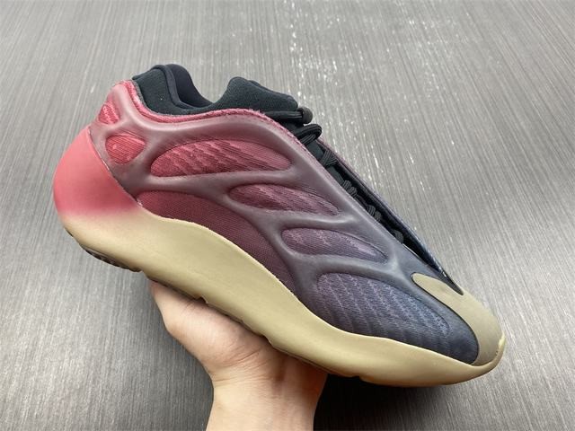 Yeezy 700 V3 “Fade Carbon” Yeezy 700 V3 “Fade Carbon”