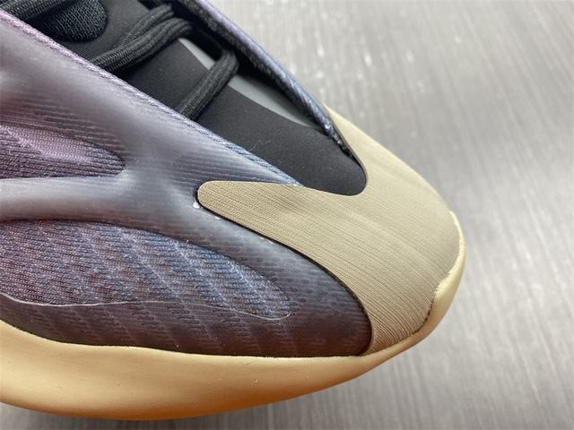Yeezy 700 V3 “Fade Carbon” Yeezy 700 V3 “Fade Carbon”