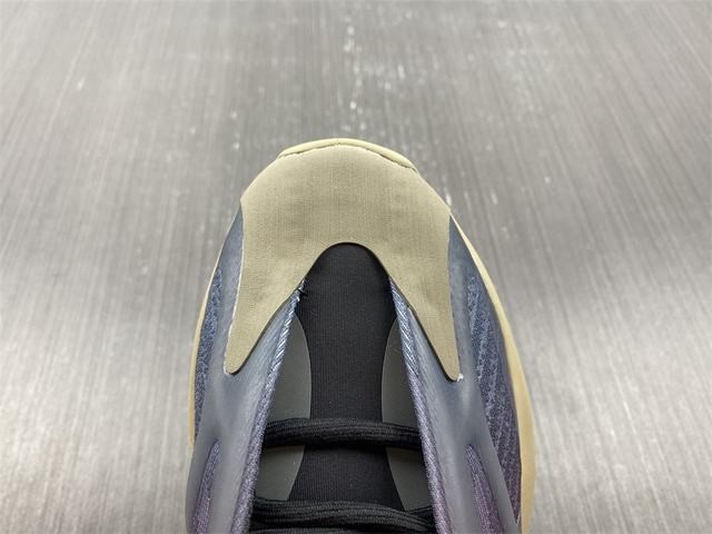 Yeezy 700 V3 “Fade Carbon” Yeezy 700 V3 “Fade Carbon”