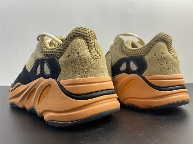 Yeezy 700 “Enflame Amber Yeezy 700 “Enflame Amber