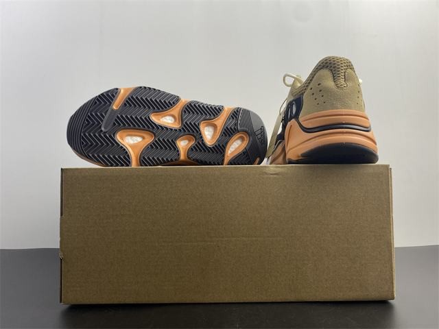 Yeezy 700 “Enflame Amber Yeezy 700 “Enflame Amber
