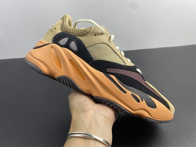 Yeezy 700 “Enflame Amber Yeezy 700 “Enflame Amber