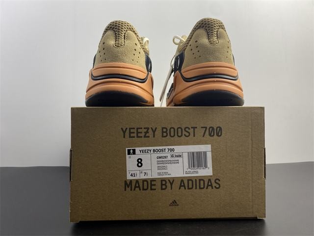 Yeezy 700 “Enflame Amber Yeezy 700 “Enflame Amber