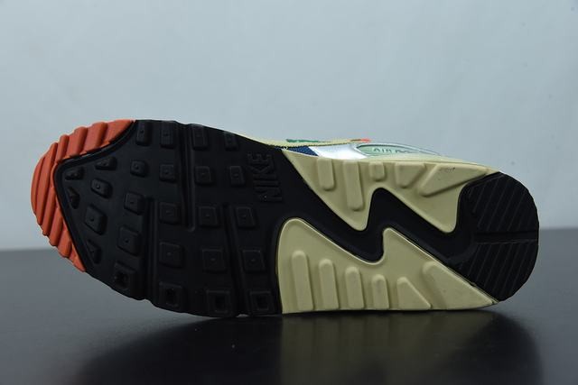 Nike Air Max 90 Trail Team Gold Nike Air Max 90 Trail Team Gold
