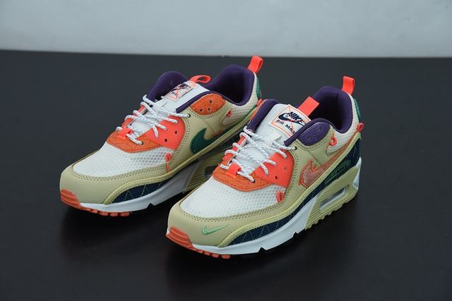 Nike Air Max 90 Trail Team Gold Nike Air Max 90 Trail Team Gold