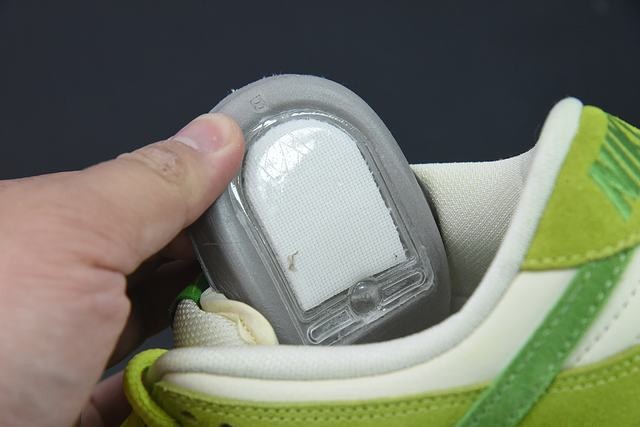Nike SB Dunk Low Green Apple Nike SB Dunk Low Green Apple