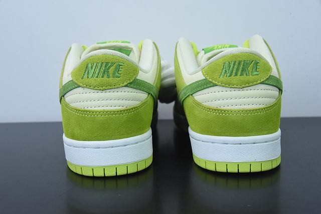 Nike SB Dunk Low Green Apple Nike SB Dunk Low Green Apple