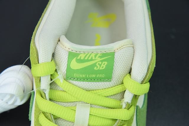 Nike SB Dunk Low Green Apple Nike SB Dunk Low Green Apple