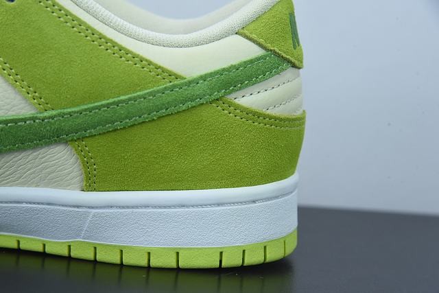 Nike SB Dunk Low Green Apple Nike SB Dunk Low Green Apple