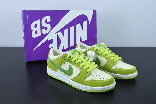 Nike SB Dunk Low Green Apple Nike SB Dunk Low Green Apple
