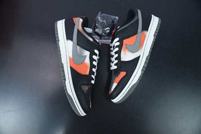 Nike Dunk Low Graffiti Black Red Nike Dunk Low Graffiti Black Red