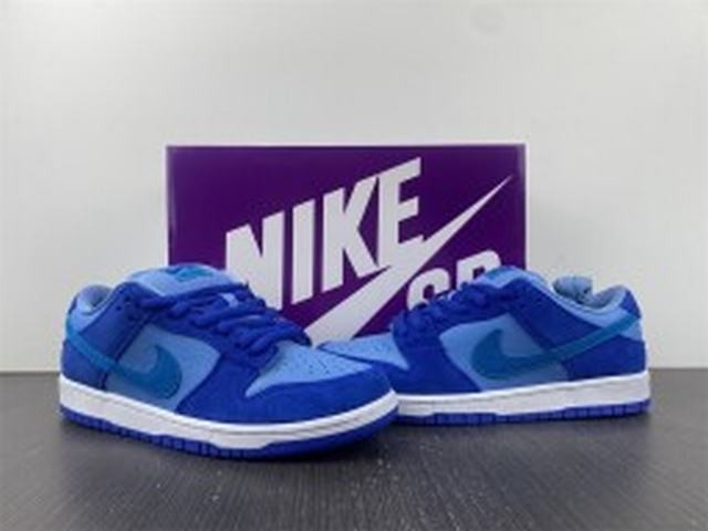 Nike SB Dunk Low Blue Raspberry Nike SB Dunk Low Blue Raspberry