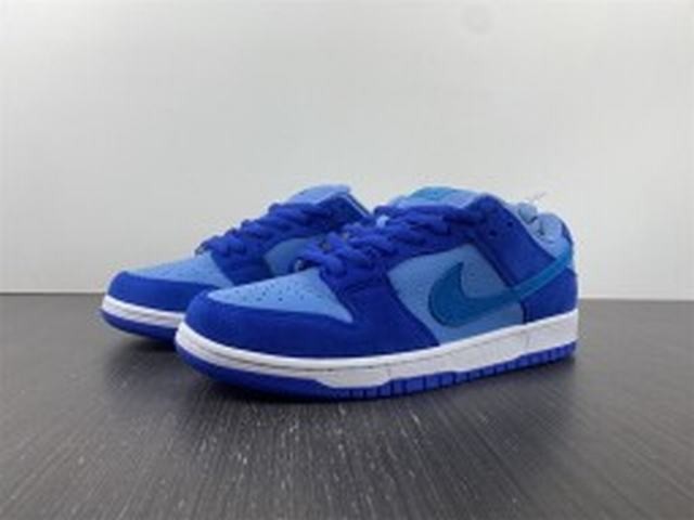 Nike SB Dunk Low Blue Raspberry Nike SB Dunk Low Blue Raspberry