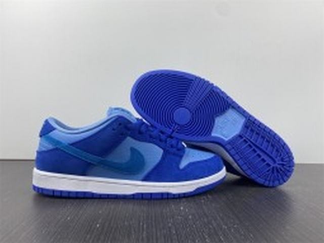 Nike SB Dunk Low Blue Raspberry Nike SB Dunk Low Blue Raspberry