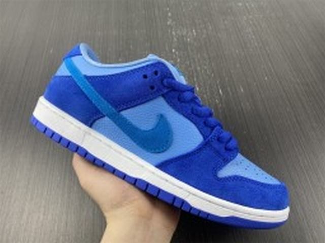 Nike SB Dunk Low Blue Raspberry Nike SB Dunk Low Blue Raspberry