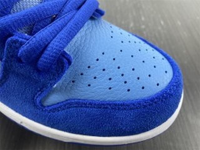 Nike SB Dunk Low Blue Raspberry Nike SB Dunk Low Blue Raspberry
