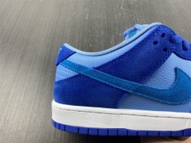 Nike SB Dunk Low Blue Raspberry Nike SB Dunk Low Blue Raspberry