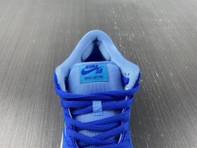 Nike SB Dunk Low Blue Raspberry Nike SB Dunk Low Blue Raspberry