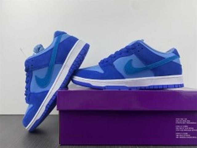 Nike SB Dunk Low Blue Raspberry Nike SB Dunk Low Blue Raspberry