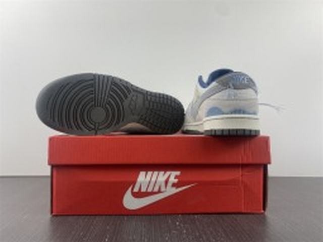 Nike Dunk Low On The Bright Side Photon Dust (W) Nike Dunk Low On The Bright Side Photon Dust (W)