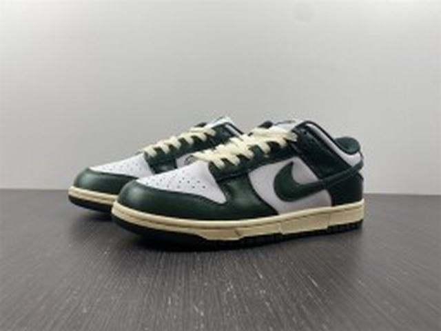 Nike Dunk Low Vintage Green (W) Nike Dunk Low Vintage Green (W)