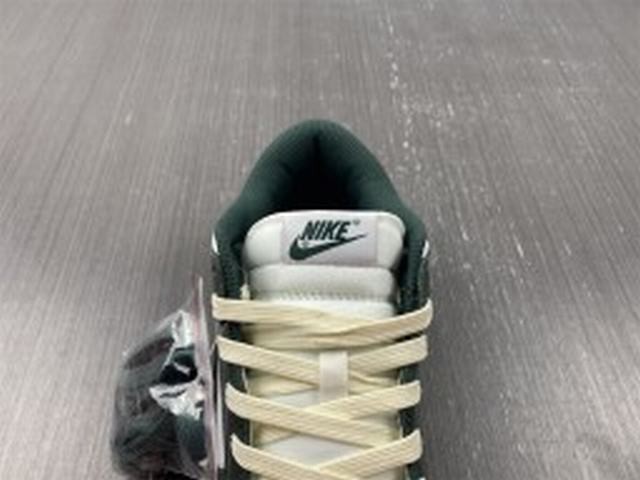Nike Dunk Low Vintage Green (W) Nike Dunk Low Vintage Green (W)