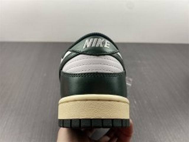 Nike Dunk Low Vintage Green (W) Nike Dunk Low Vintage Green (W)