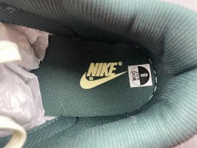 Nike Dunk Low Vintage Green (W) Nike Dunk Low Vintage Green (W)