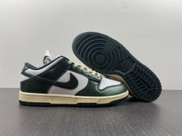 Nike Dunk Low Vintage Green (W) Nike Dunk Low Vintage Green (W)