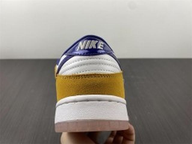 Nike SB Dunk Low Laser Orange Nike SB Dunk Low Laser Orange