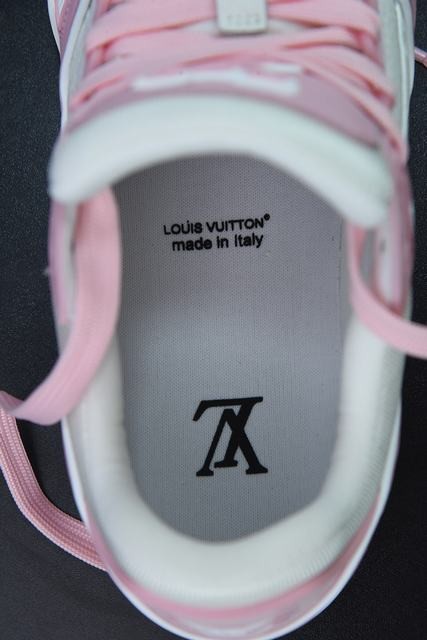Louis Vuitton Trainer Pink White (W) Louis Vuitton Trainer Pink White (W)