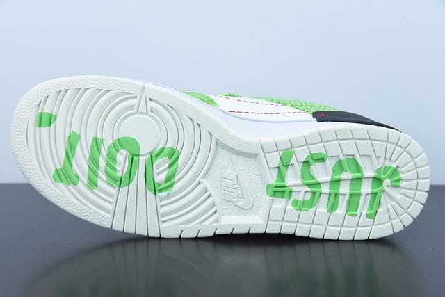 Nike Dunk Low Disrupt 2 Just Do It Snakeskin Green (W) Nike Dunk Low Disrupt 2 Just Do It Snakeskin Green (W)