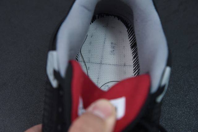 Jordan 4 Retro Bred (2019) Jordan 4 Retro Bred (2019)