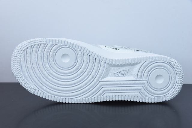 x Air Force 1'07 x Air Force 1'07