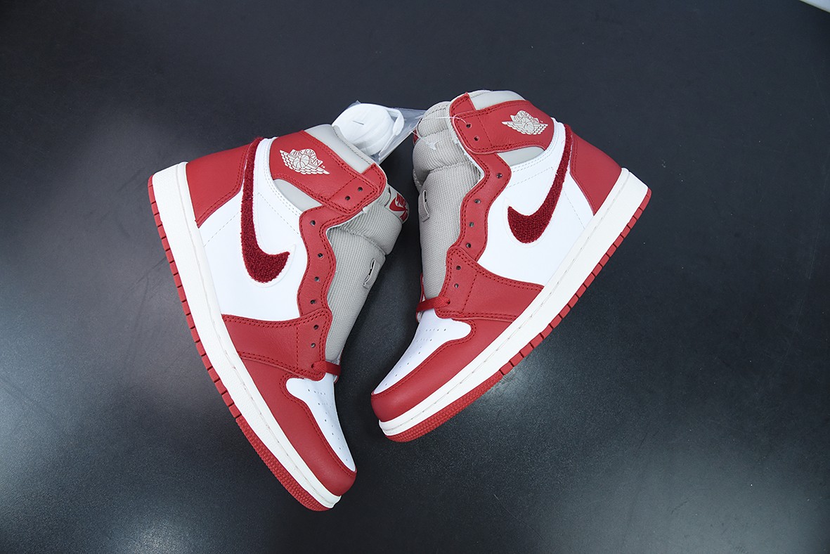 Air Jordan 1 High OG WMNS “Newstalgia” Air Jordan 1 High OG WMNS “Newstalgia”