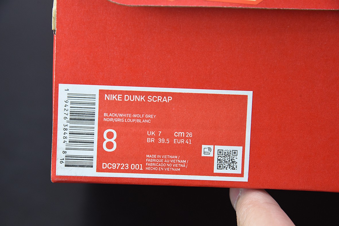 SB Dunk Scrap Low SB Dunk Scrap Low