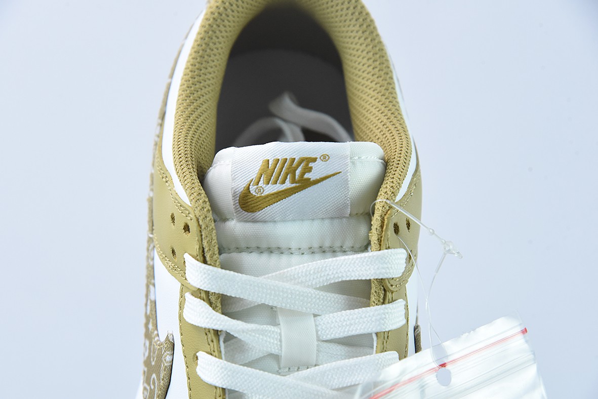 Nike SB Dunk Low Nike SB Dunk Low