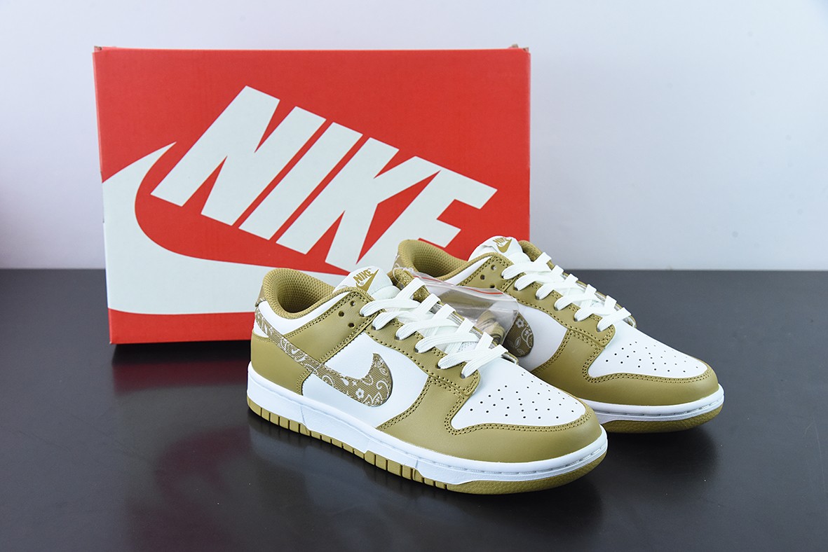 Nike SB Dunk Low Nike SB Dunk Low